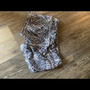 FLEO size small shorts